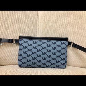 Michael Kors Fanny Pack Belt Bag New Medium
